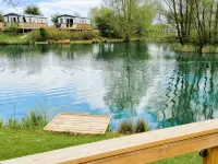 Luxury Lakeside Lodge - Fishing Lake - Pet Friendly - 5 Miles From Flamingo Land Hotels in Malton