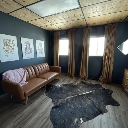 Cozy/private 1 bedroom upstairs apartment downtown Winifred MT!