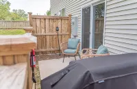 Clean New Townhome: Comfort and Convenience Await!