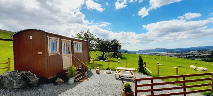 Croft head Shepherd's hut on traditional Lakeland farm 케직 호텔