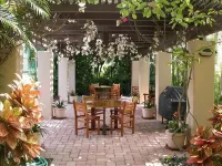 Beachfront  / Corner  / Renovated / 2nd floor condo unit: F-204 - 프라이빗 풀