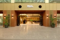 ฟีนิกซ์ โฮเทล พยองชาง โรงแรมใน