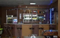 Amaks Premier Hotel - parking