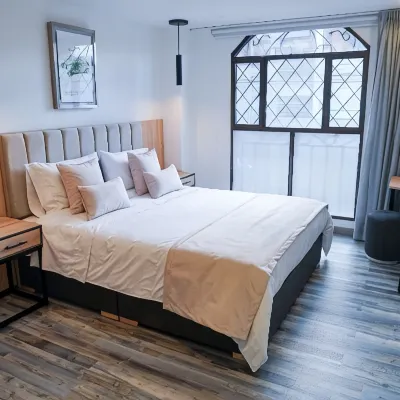 86 Suites Hoteles cerca de Zona T