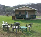 River Bungalow in lovely Dunn's Eddy, Youngsville with AC, WiFi & Fire ring.