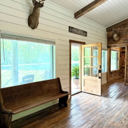 55 Acre Waterfront Retreat ~Hot Tub~Swim ~Fish ~Kayak ~Hike ~1 Acre Spring Pond~
