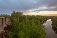 Secluded pet friendly cabin on 40 acres with frontage on the Kettle River - Chalets