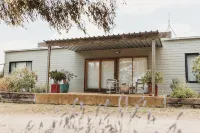 A tranquil 40 acre olive grove, comfort inside, fire pit & hot tub outside - Wi-Fi