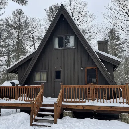 Adirondack A-Frame - Ski/Cozy/Mountain Retreat Отели в г. Джей