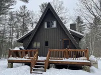 Adirondack Pine Frame - Ski/Cozy/Mountain Retreat - Chalets