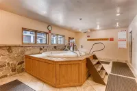 Studio on Snowflake unit 204 - 2-Star