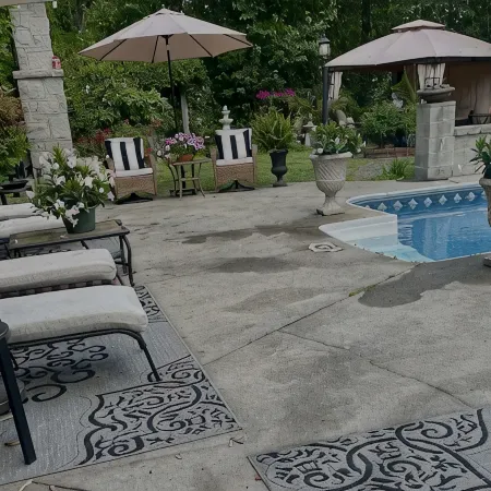 Carriage House Villa and gardens in downtown historic Lexington SC