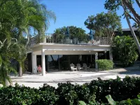 Beautiful Remodeled Condo 2B 1.5Ba