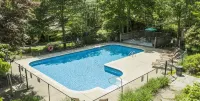 Mountain Serenity, Log Cabin, Hot Tub, EV Charger, Ski Resort 1mi, Sleeps 9 - Pools