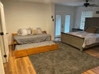 Large Modern Farmhouse on 3 acres 7 minutes from downtown