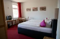 Hotel Garni Brauhof Niederwiesa - Pensions