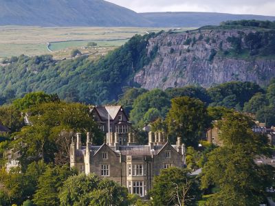 Falcon Manor Hotel
