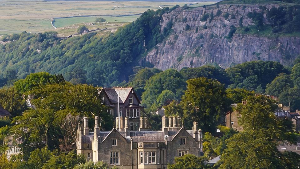 Falcon Manor Hotel