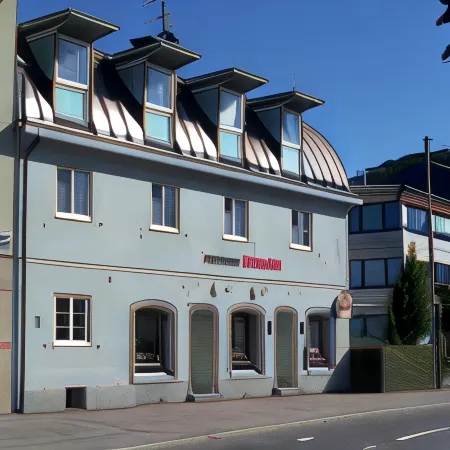 Pension Elisabeth - Rooms & Apartments Отели рядом с достопримечательностью «Церковь Коллегиен»