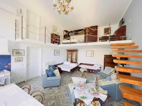 Coco's Apartments - de Vivo Realty