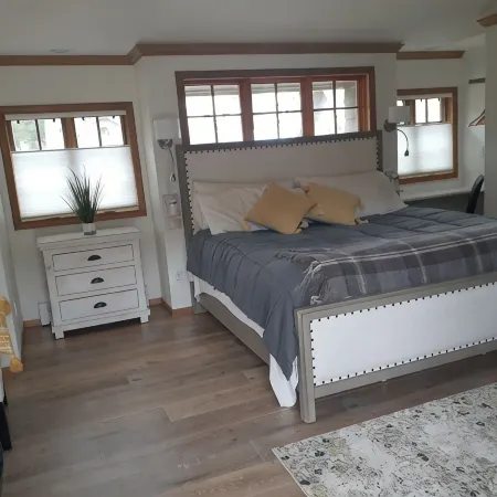 Studio Unit with Views of Hales Passage and Mt Baker