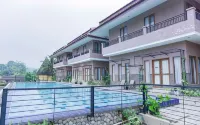 Bumi Gumati Resort & Convention - Pools