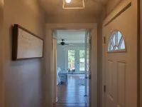 Completely remodeled 1940's farmhouse with Gorgeous pond views!! - Kitchenette