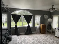 Beautiful valley retreat only 2.6 miles from the glacier and close to airport!
