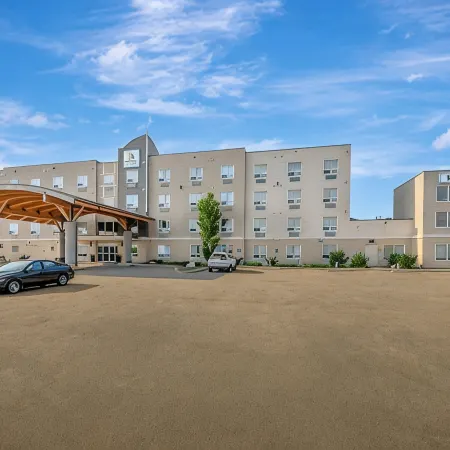 Home Inn and Suites Lloydminster