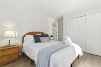 Peaceful Getaway Close to Lake Boating, Hiking, Skiing - Homestays