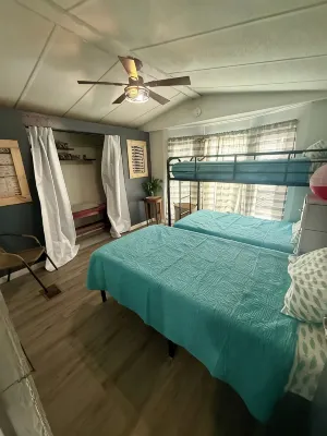 Charming 2-bedroom mobile home with WiFi and AC in Okeechobee - Homestays
