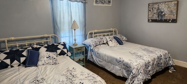 Charming 2Br-3Bed Home with WiFi Wooden Rockers on Porch in Wonderful Kannapolis カバラスのホテル