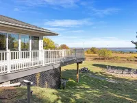 Panoramic Lake View Retreat with Firepit! Centrally Located on Wine Trail! Hotels in Yates County