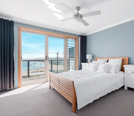 Retreat by the Sea – Coastal Escape with Cozy Spa & Panoramic Ocean Sunset Views - 4성급
