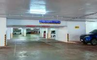 鑽石廣場蘇拉塔尼酒店 - 停車場