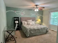 Blackbeard’s Lakefront Bungalow - convenient location with year-round lake views - 3-Star