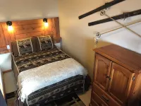 Cozy 3 bedroom townhouse in Happy Valley.  Dog friendly! - 3-Star