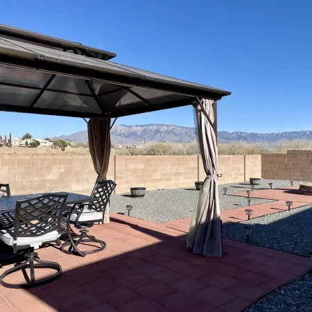 ABQ Home Overlooking Mountain- Near Sandia Tramway + Balloon Fiesta