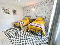 Tropical Vacation Home! 3 Rooms, 2 Bedrooms, sleeps 6 ppl. Hotels in Ruskin