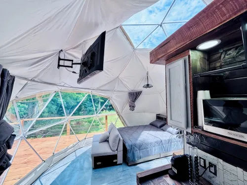 Private Dome w, Hot Tub & Outdoor Shower Lake Views Couples Retreat