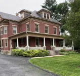 Historic Main Street Getaway