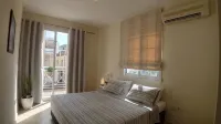 Kato Paphos Suites - 1-Bedroom Apartment. Pool view, WiFi & a/c. Great Location - 2-Star