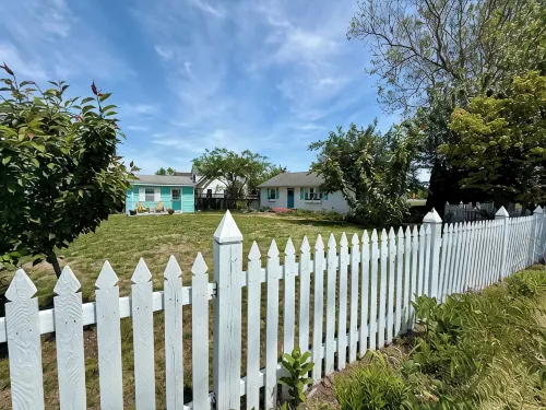 Dog Friendly! Booking 2026!! Sleeps7, 1 mile 2 beach