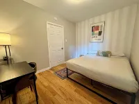 Modern 2BR Charmer Heart of BloNo