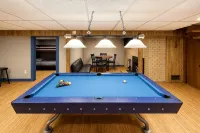 Serene Family Home: Sleeps 16!