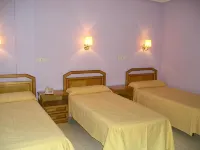Hostal Restaurante Carolina - parking