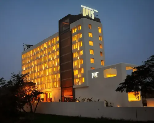 Keys Select by Lemon Tree Hotels, Kochi Hotel a Cochin