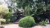 Elizabeth Manor Guest House