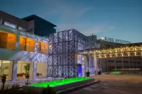 King Evelthon Beach Hotel & Resort