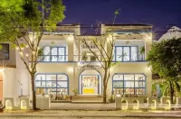 Santorin HoiAn Villa - Villas